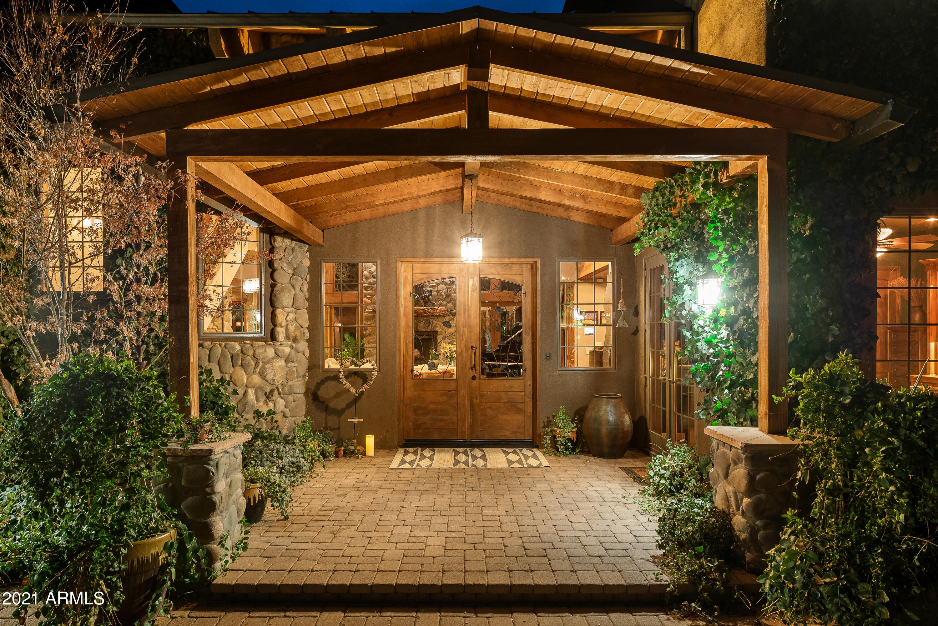 2620 Dancing Apache Road Sedona, AZ 86336 - Photo 14 of 72 JL_2620DancingApache-twilight-14
