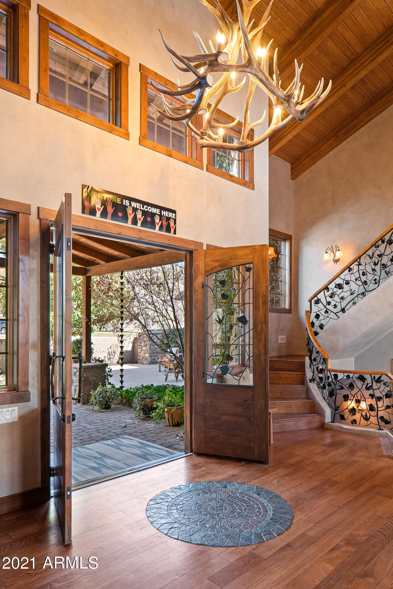 2620 Dancing Apache Road Sedona, AZ 86336 - Photo 15 of 72 JL_2620DancingApacheRd-interiors-05