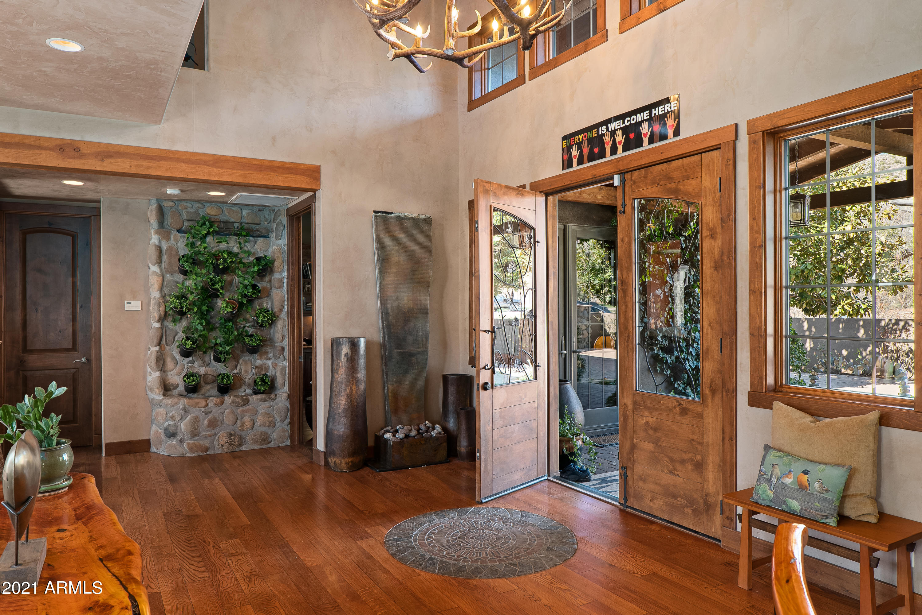 2620 Dancing Apache Road Sedona, AZ 86336 - Photo 16 of 72 JL_2620DancingApacheRd-interiors-01