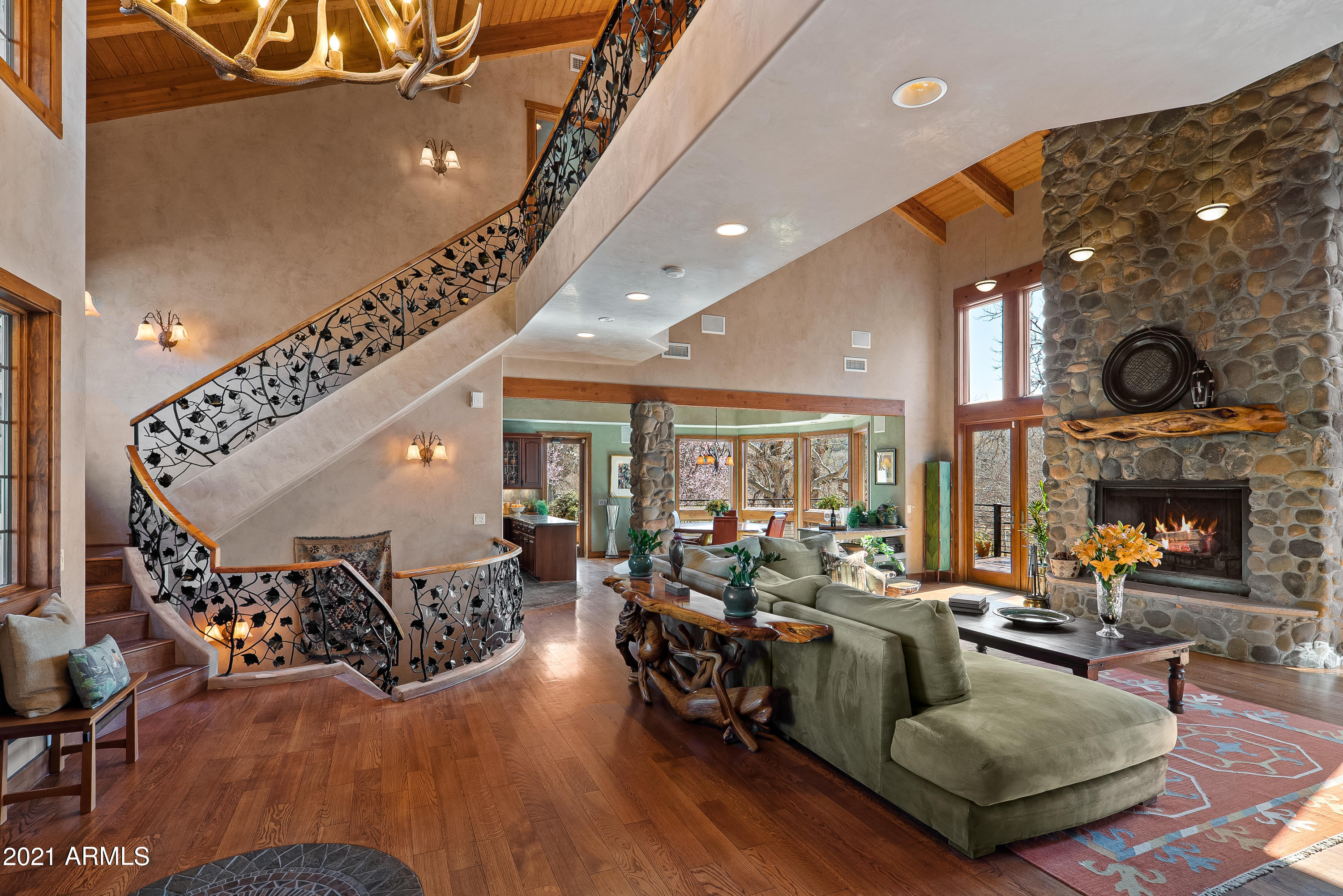 2620 Dancing Apache Road Sedona, AZ 86336 - Photo 19 of 72 JL_2620DancingApacheRd-interiors-11