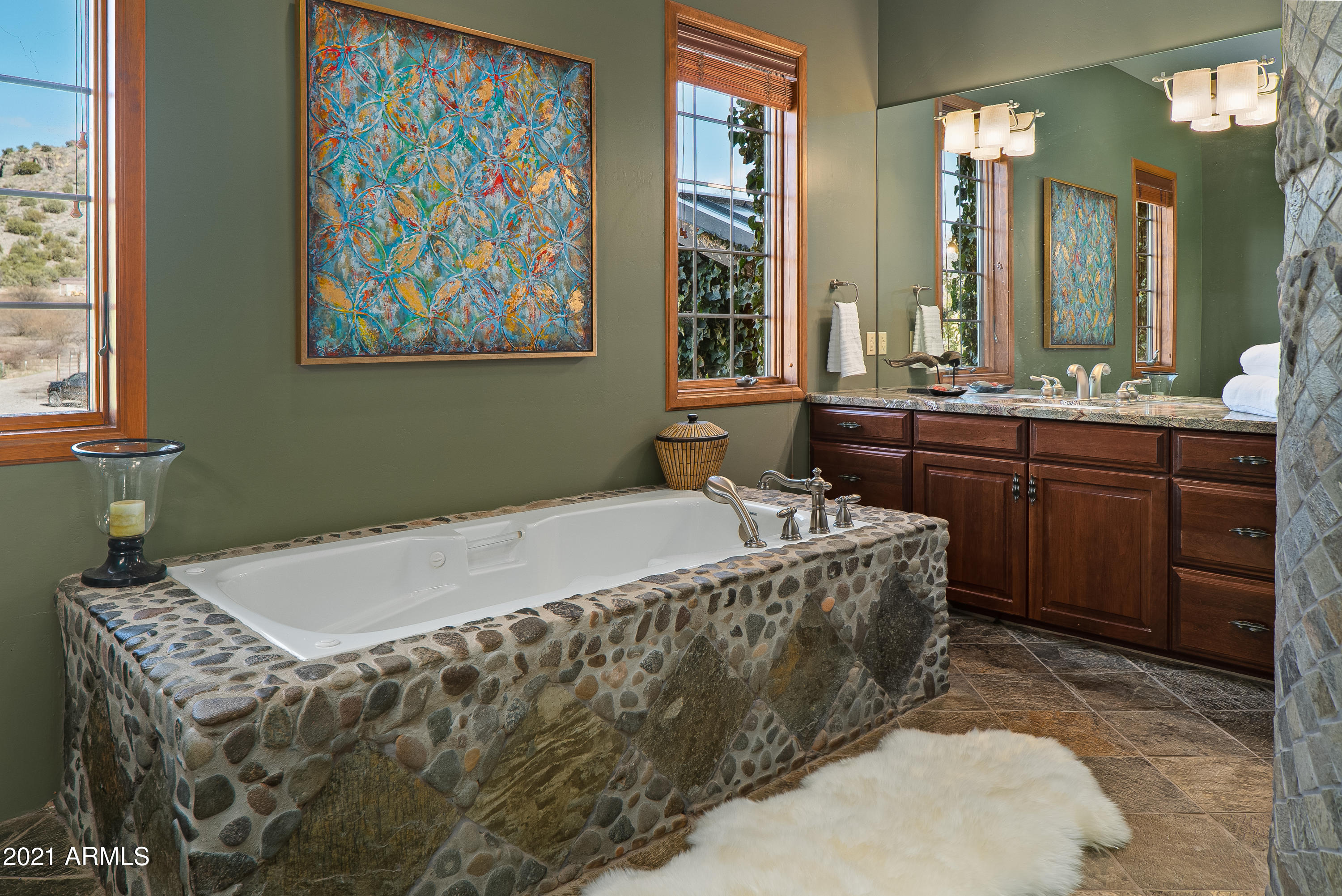 2620 Dancing Apache Road Sedona, AZ 86336 - Photo 32 of 72 JL_2620DancingApacheRd-interiors-18
