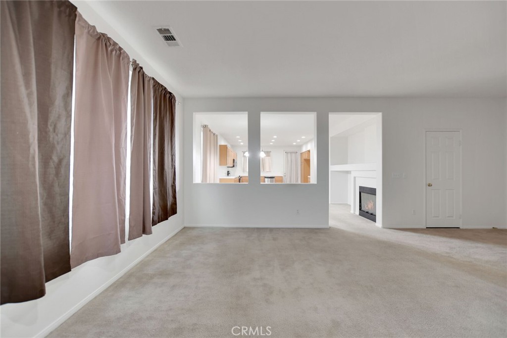 1279 Cedar Hollow Road Beaumont, CA 92223 - Photo 5 of 30 Living Room
