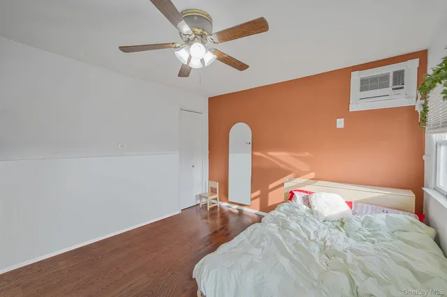 $699,000 | 32 Needle Lane, Levittown, NY 11756