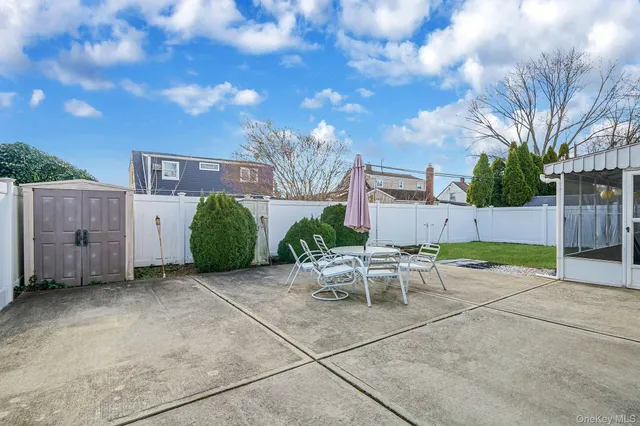 $699,000 | 32 Needle Lane, Levittown, NY 11756