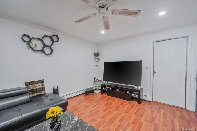 $699,000 | 32 Needle Lane, Levittown, NY 11756