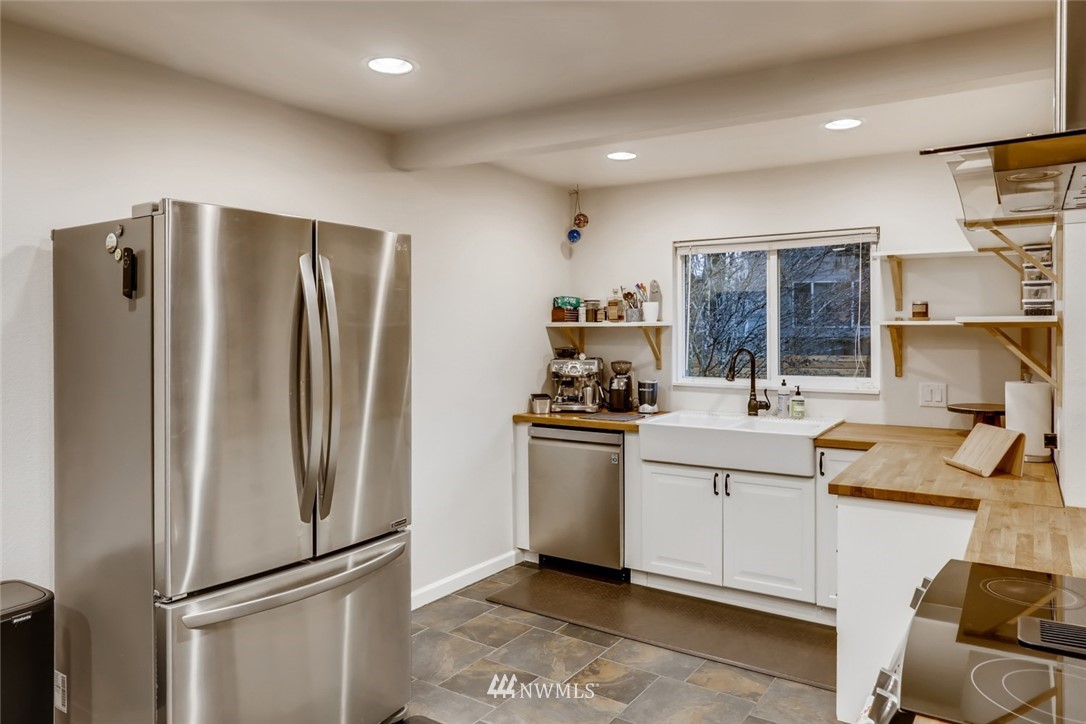 19021 Grannis Road Bothell, WA 98012 - Photo 8 of 25