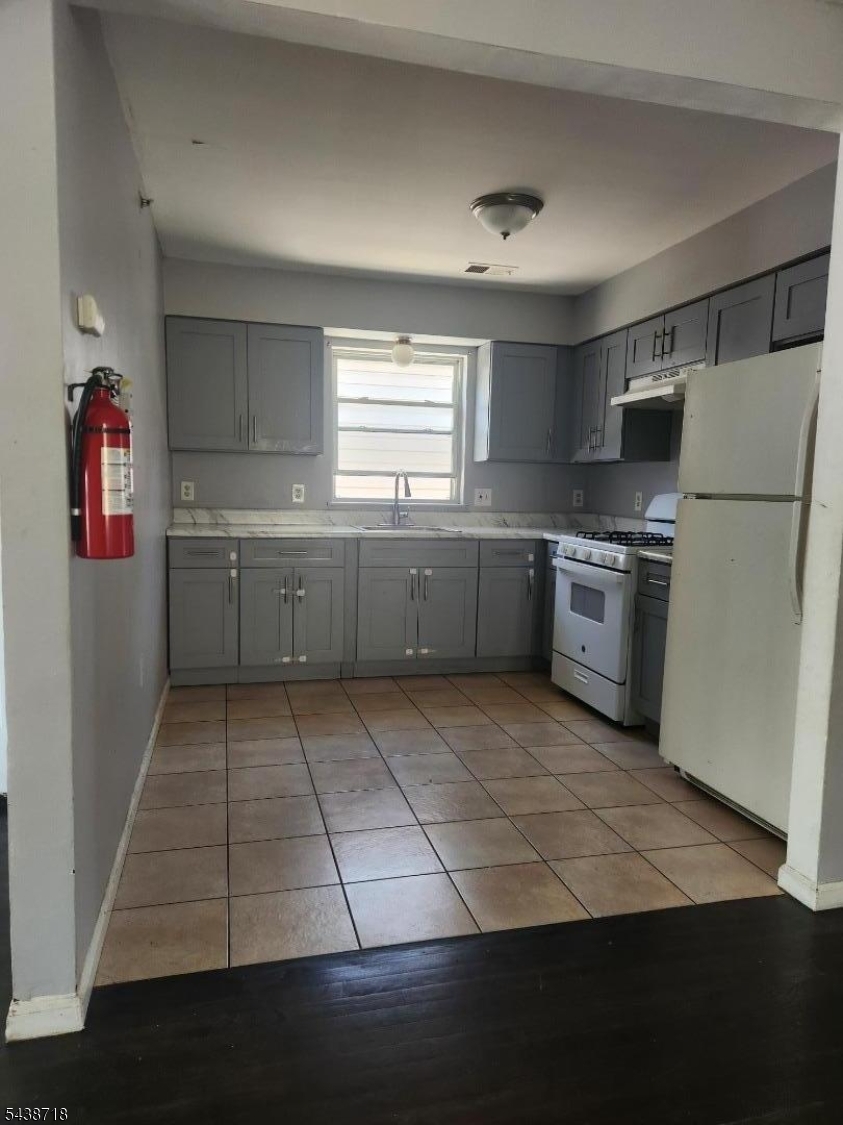 744 South 12th Street, Unit 2 Newark, NJ 07103 - Photo 3 of 8