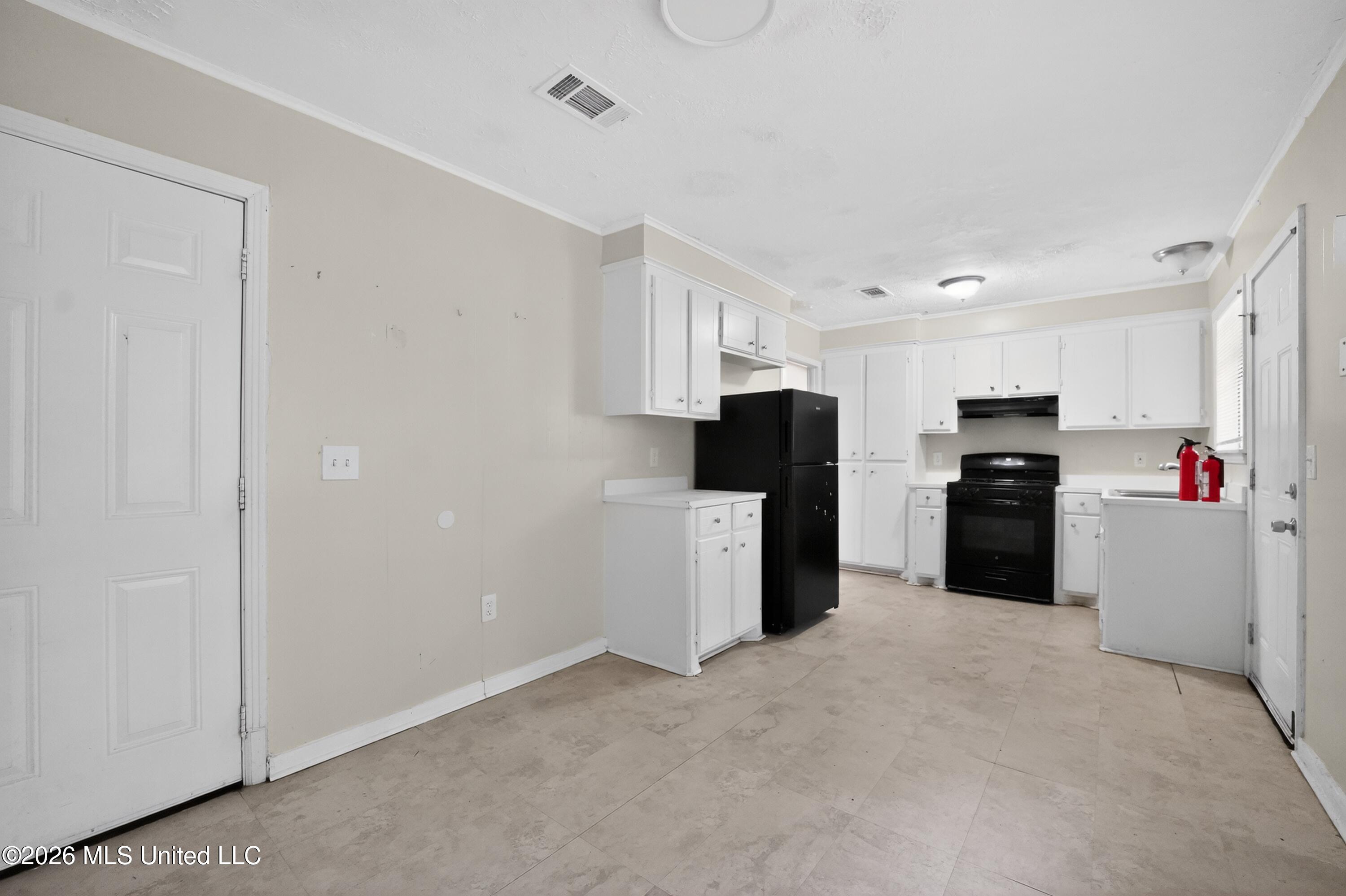 6578 Van Buren Road Jackson, MS 39213 - Photo 20 of 42 20_6578_Van_Buren_Rd-Kitchen-7259