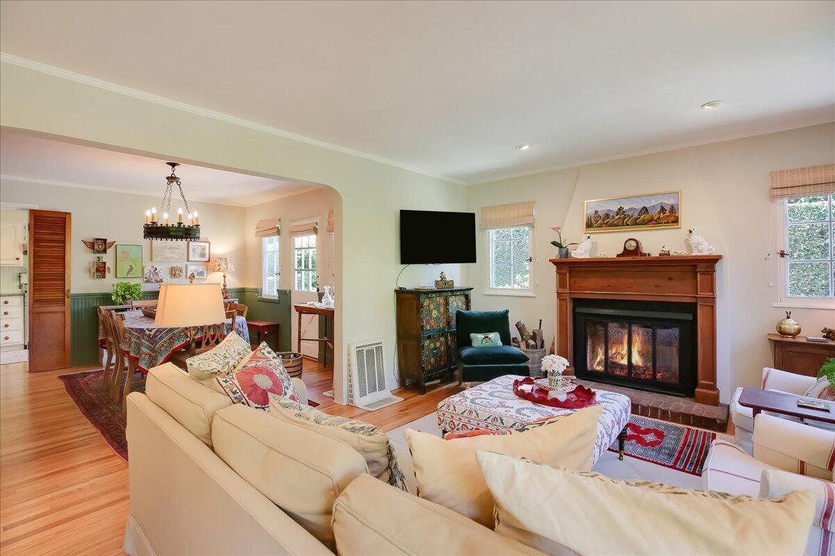63 Humphrey Road Montecito, CA 93108 - Photo 3 of 22 Living Room