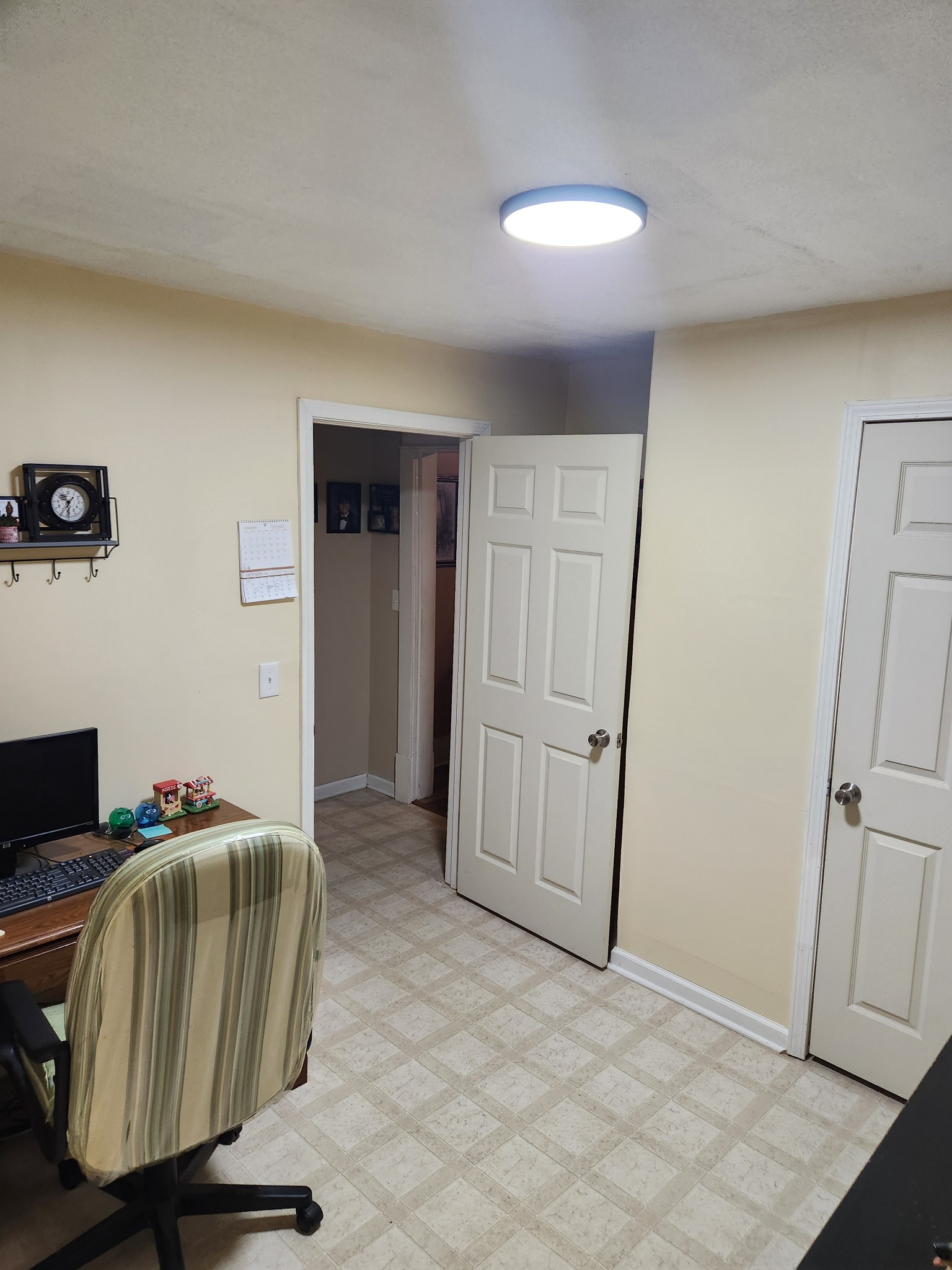 300 South Russell Street Portland, TN 37148 - Photo 10 of 14 a living room with furniture and a window
