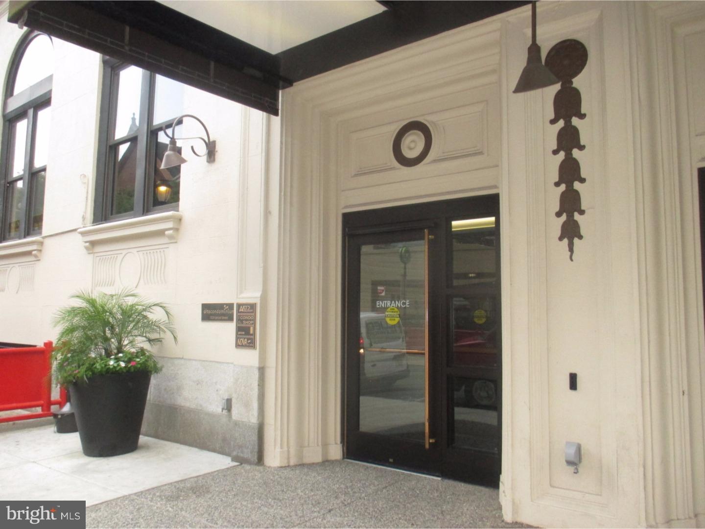 1324 Locust Street, Unit 529 Philadelphia, PA 19107 - Photo 2 of 7