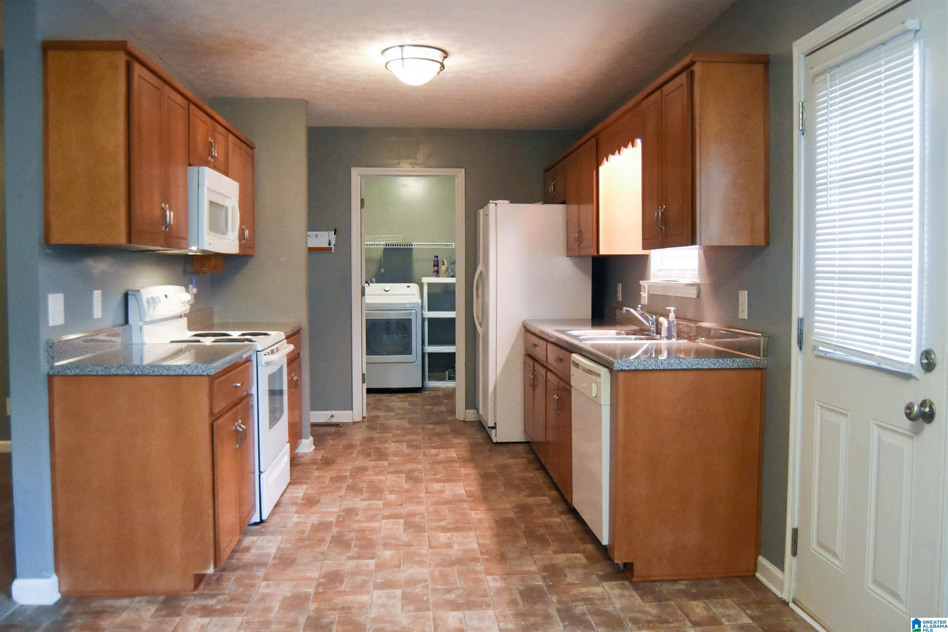 537 Bailey Road Weaver, AL 36277 - Photo 11 of 36