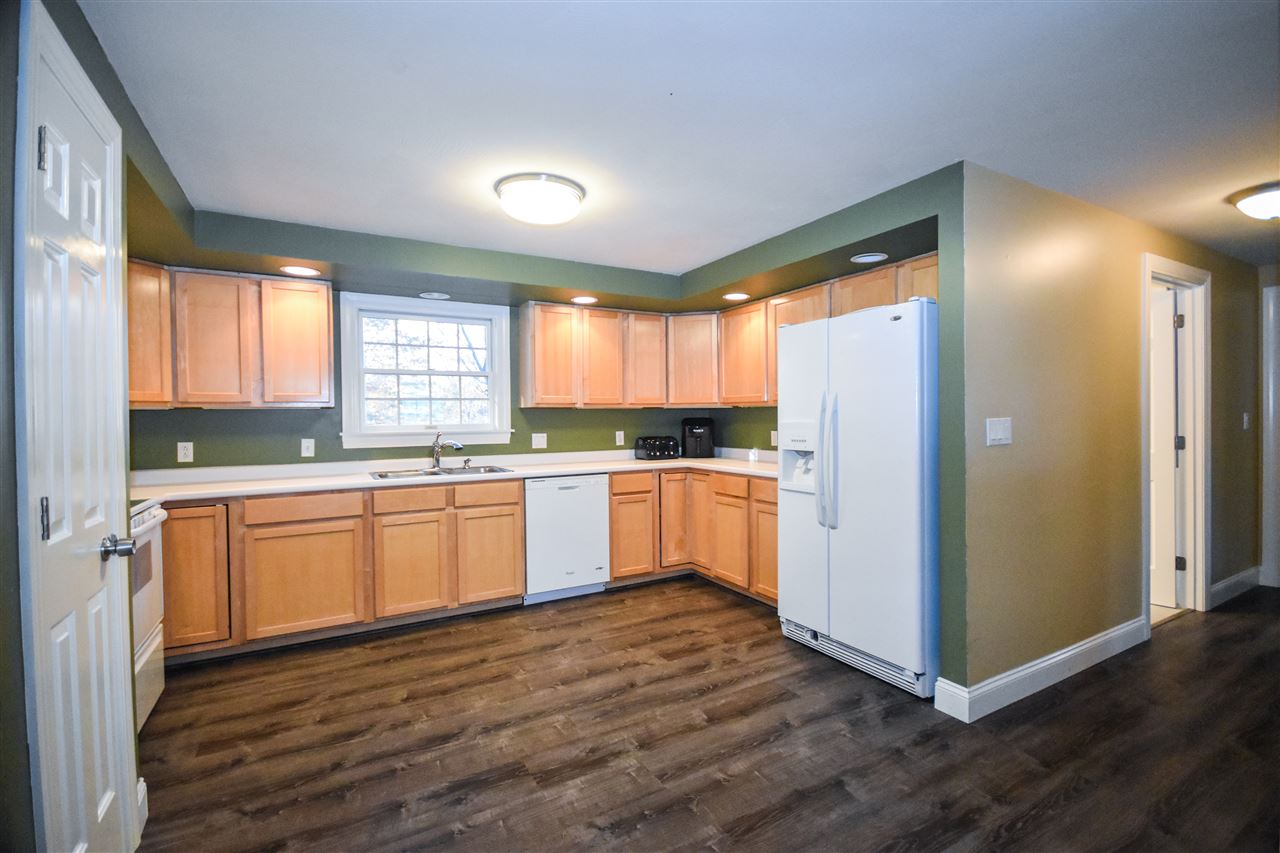13 Harding Street Rochester, NH 03867 - Photo 4 of 27