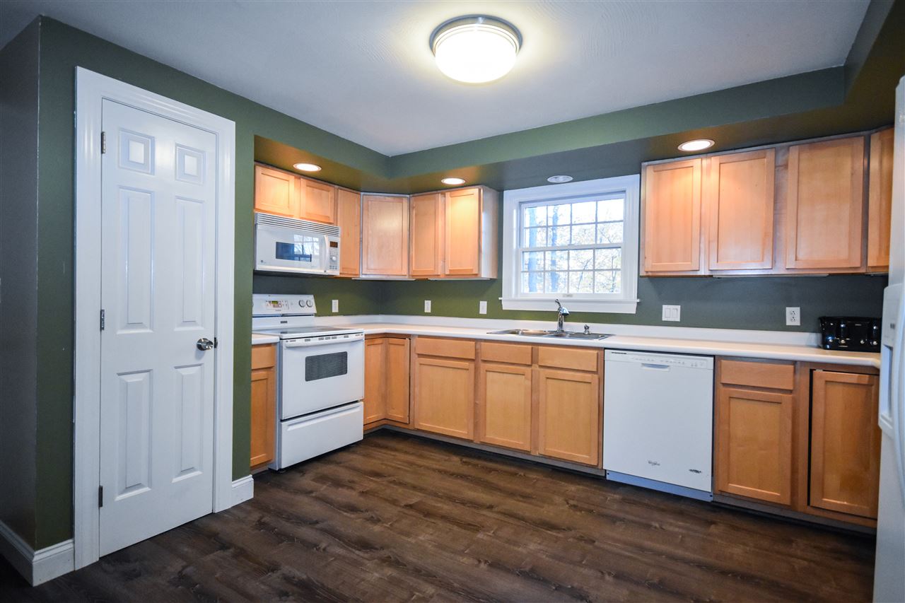 13 Harding Street Rochester, NH 03867 - Photo 5 of 27