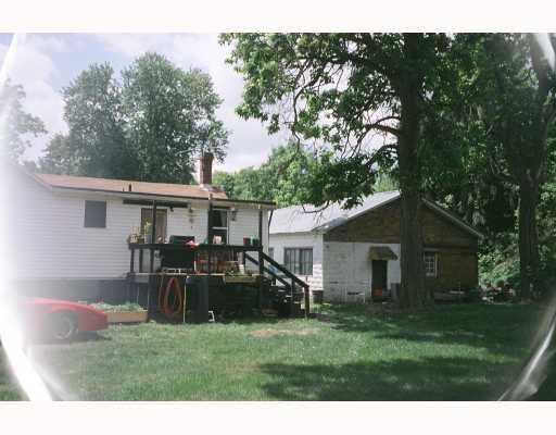 74 Noblestown Road Carnegie, PA 15106 - Photo 8 of 8 Yard/Garden.