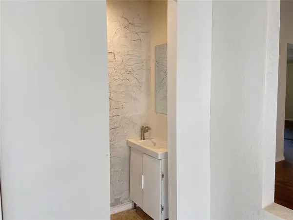 $2,100 | 12115 Segrest Drive, Houston, TX 77047