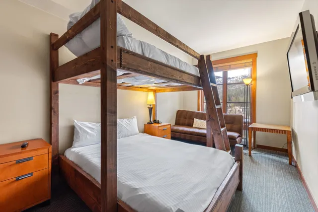 $1,395,000 | 1850 Village South Road, Unit 417 (4417), Olympic Valley, CA 96146