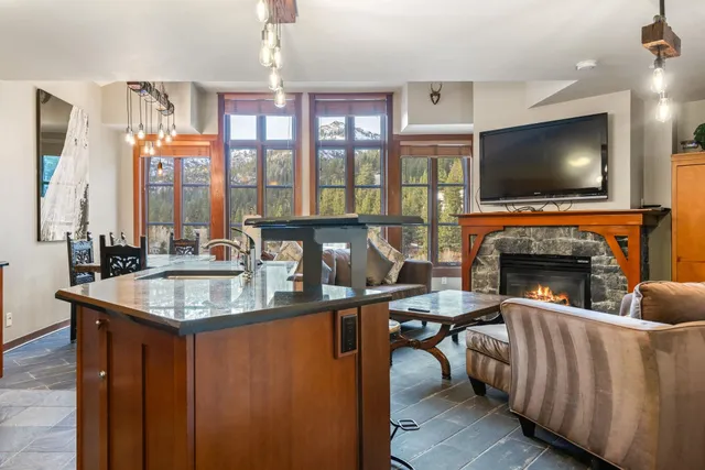 $1,395,000 | 1850 Village South Road, Unit 417 (4417), Olympic Valley, CA 96146