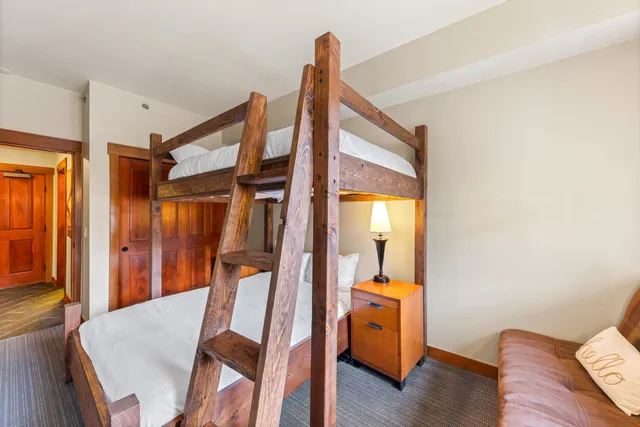 $1,395,000 | 1850 Village South Road, Unit 417 (4417), Olympic Valley, CA 96146