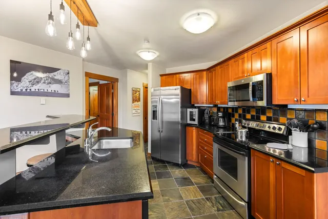 $1,395,000 | 1850 Village South Road, Unit 417 (4417), Olympic Valley, CA 96146