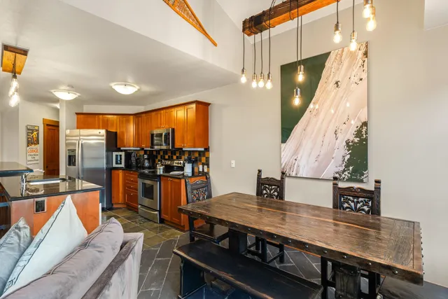 $1,395,000 | 1850 Village South Road, Unit 417 (4417), Olympic Valley, CA 96146