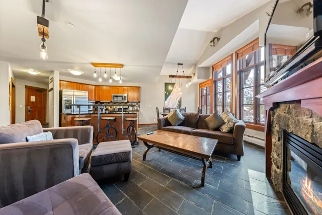 $1,395,000 | 1850 Village South Road, Unit 417 (4417), Olympic Valley, CA 96146