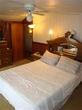 14 Spring Street South Hadley, MA 01075 - Photo 14 of 21 Gallery Image 14