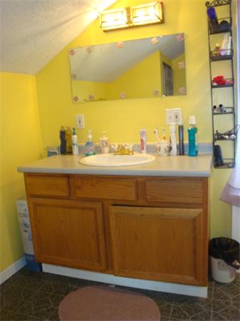 14 Spring Street South Hadley, MA 01075 - Photo 18 of 21 Gallery Image 18