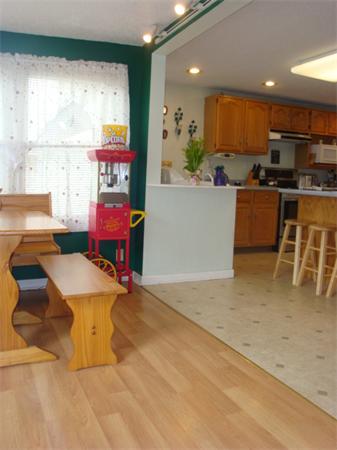 14 Spring Street South Hadley, MA 01075 - Photo 5 of 21 Gallery Image 5