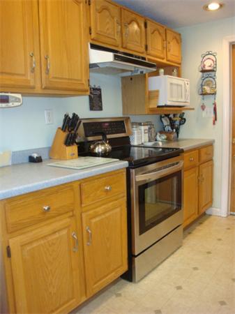 14 Spring Street South Hadley, MA 01075 - Photo 7 of 21 Gallery Image 7
