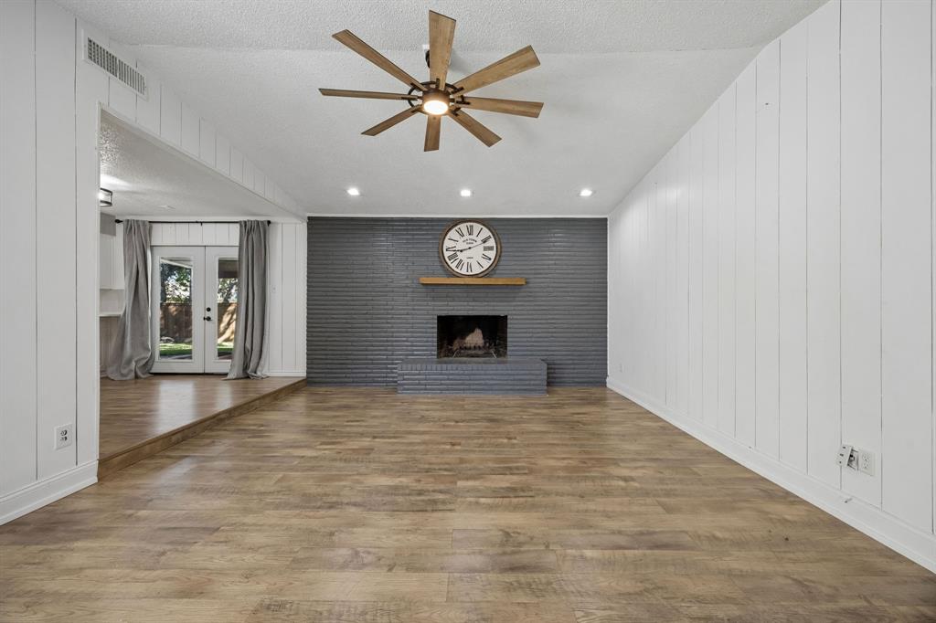 18 Legend Road Benbrook, TX 76132 - Photo 7 of 25 Gallery Image 7