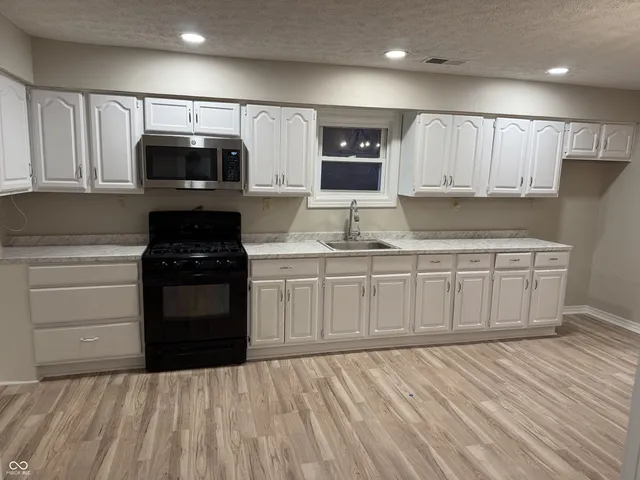 $139,900 | 600 West Fulton Street, Hartford City, IN 47348