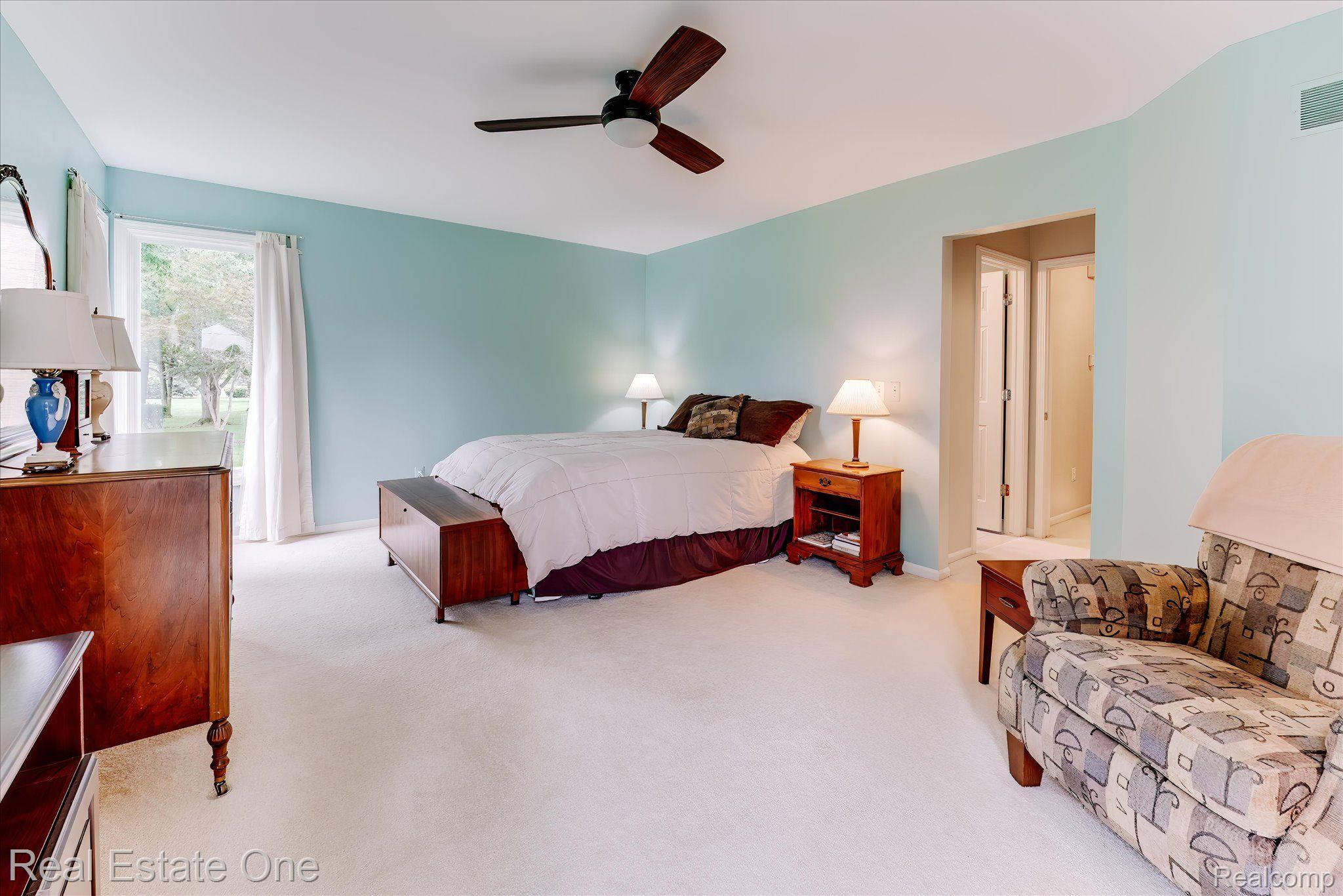 994 Pine Trail Drive Rochester, MI 48307 - Photo 18 of 36 Primary Bedroom