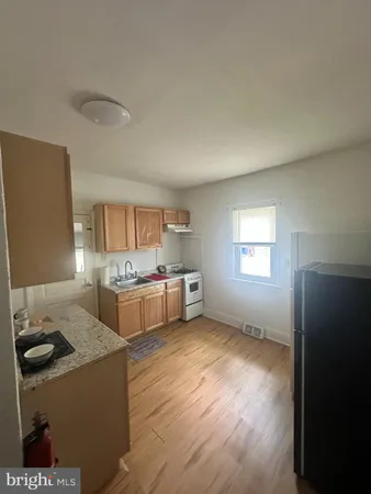 $1,560 | 331 Lincoln Street, Woodbury, NJ 08096