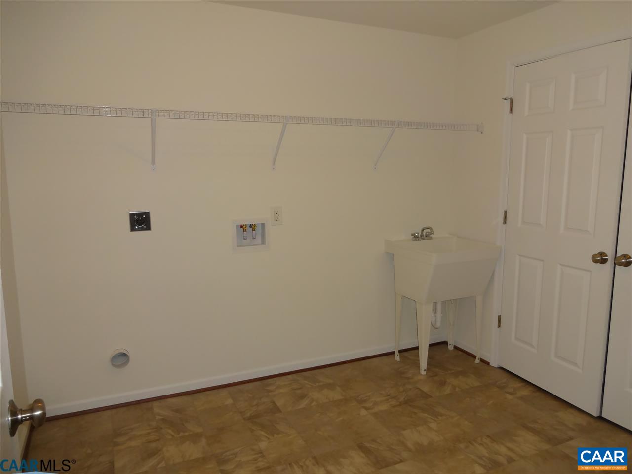 301 East Daffodil Road Ruckersville, VA 22968 - Photo 17 of 26 a view of room