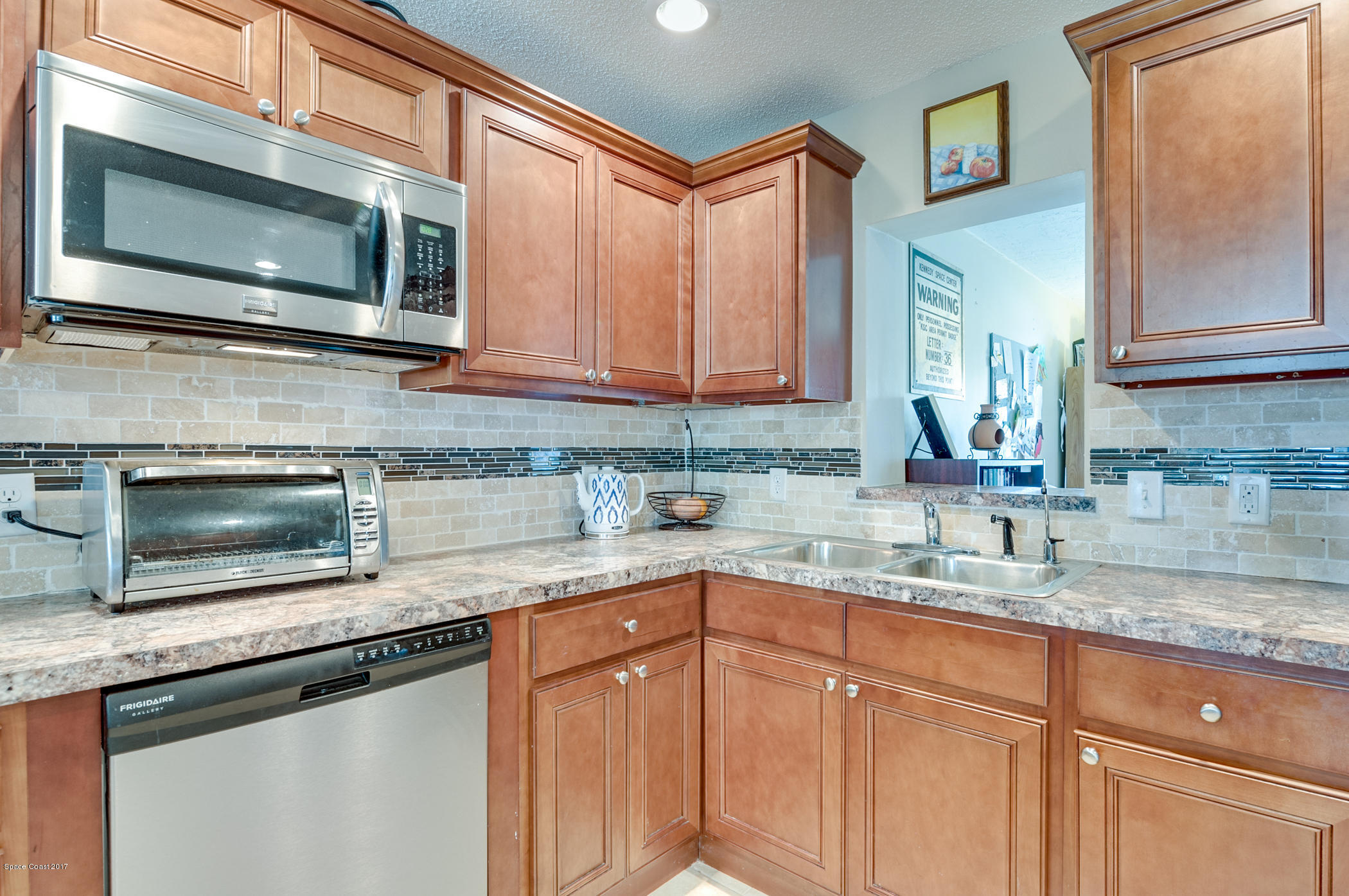 2261 Montgomery Road Melbourne, FL 32935 - Photo 15 of 36 Kitchen