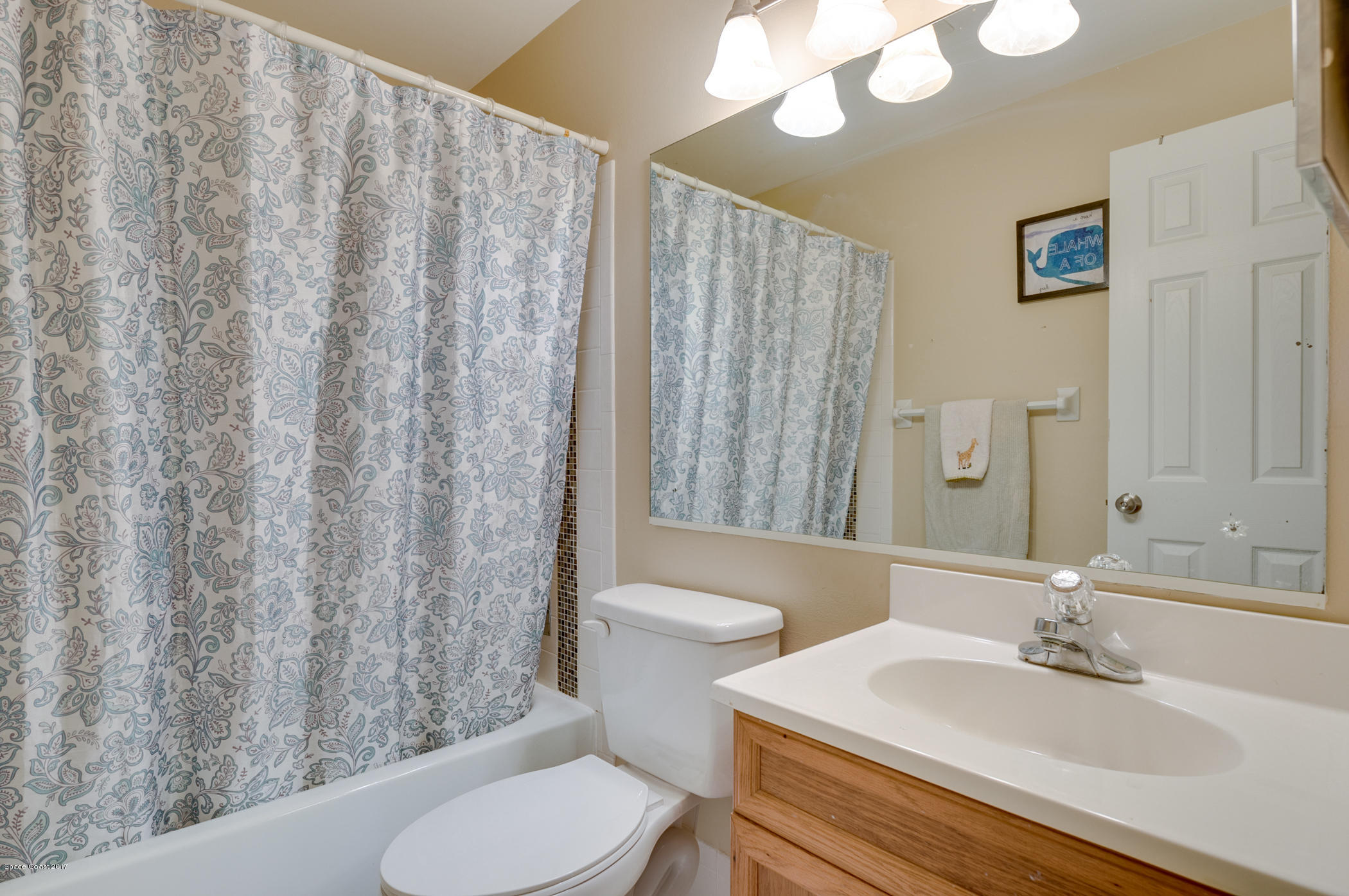 2261 Montgomery Road Melbourne, FL 32935 - Photo 35 of 36 Guest Bath