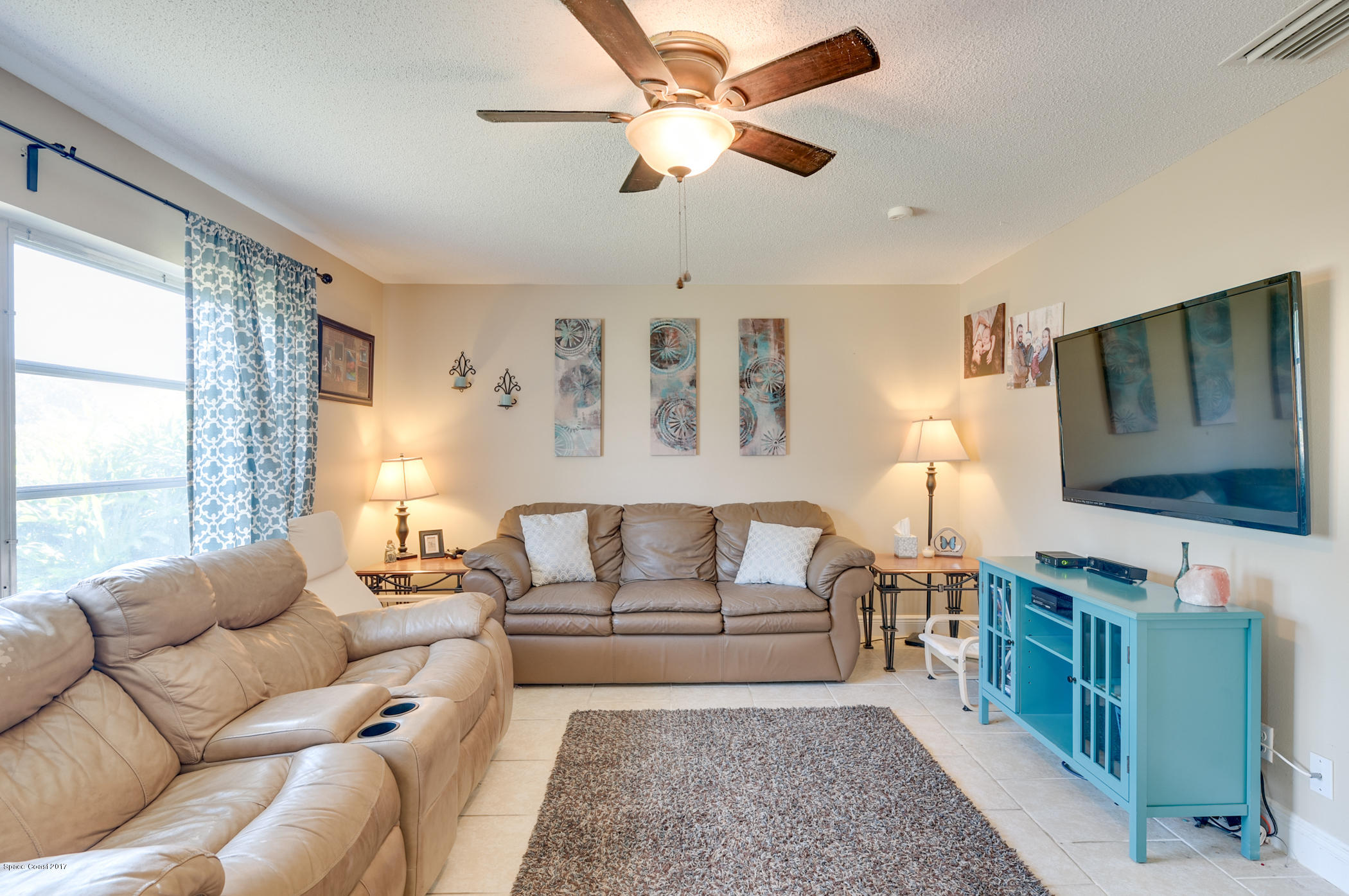 2261 Montgomery Road Melbourne, FL 32935 - Photo 9 of 36 Living Room