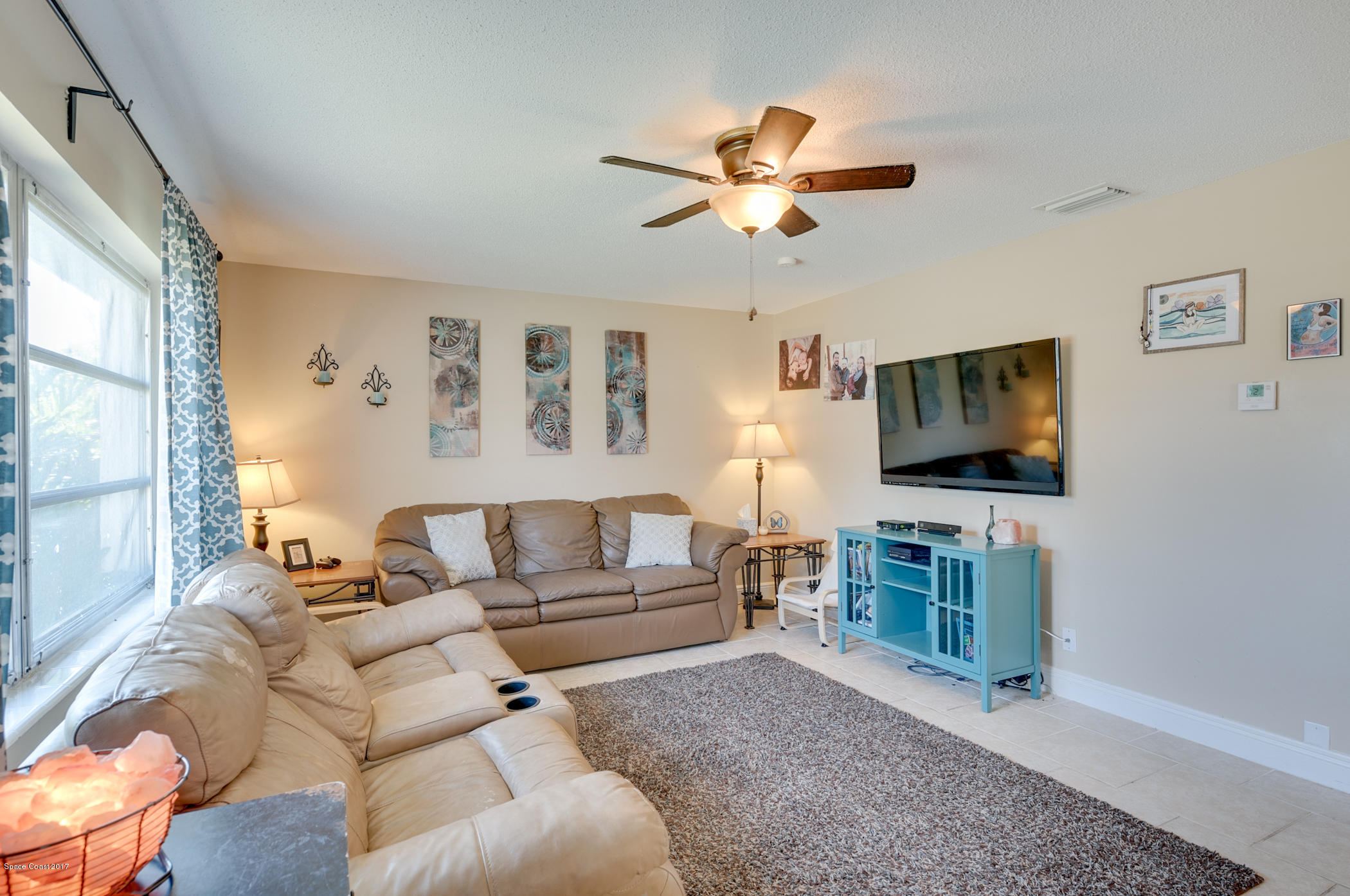 2261 Montgomery Road Melbourne, FL 32935 - Photo 10 of 36 Living Room