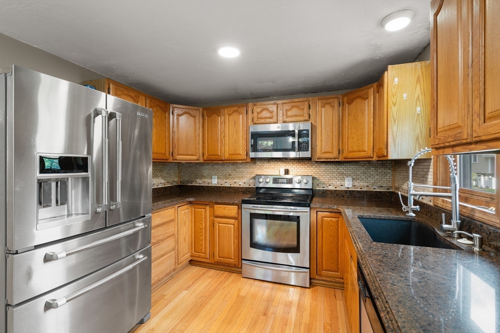 198 Lower Gore Road Webster, MA 01570 - Photo 11 of 37