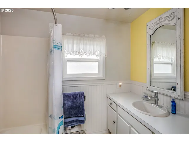 $450,000 | 6185 Columbia Street, Arch Cape, OR 97102