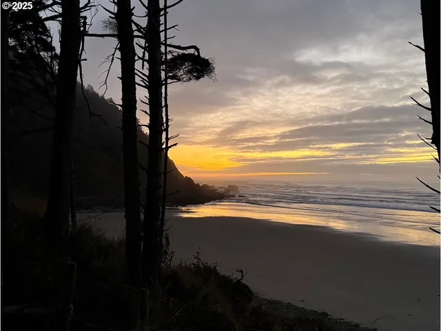 $450,000 | 6185 Columbia Street, Arch Cape, OR 97102