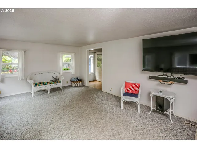 $450,000 | 6185 Columbia Street, Arch Cape, OR 97102