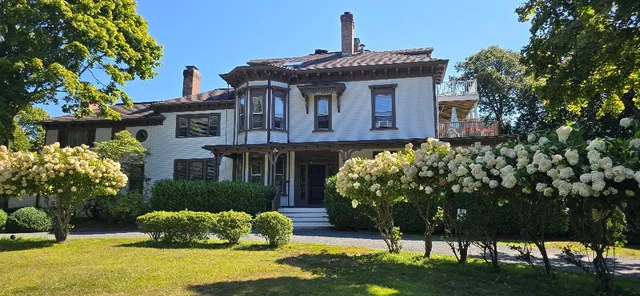 $2,500 | 46 Chastellux Avenue, Unit M1, Newport, RI 02840