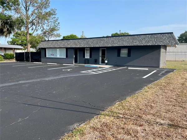 $2,000 | 2044 East Orange Avenue, Eustis, FL 32726