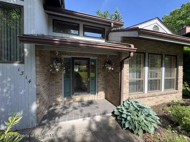 1314 Oakmont Road Clarks Summit, PA 18411 - Photo 4 of 43 IMG_0267