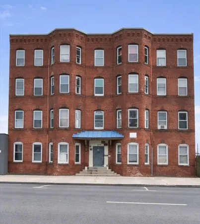 $1,800 | 650 High Street, Unit 3, Holyoke, MA 01040