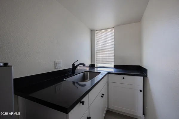 $895 | 1915 North 26th Place, Unit 6, Phoenix, AZ 85008