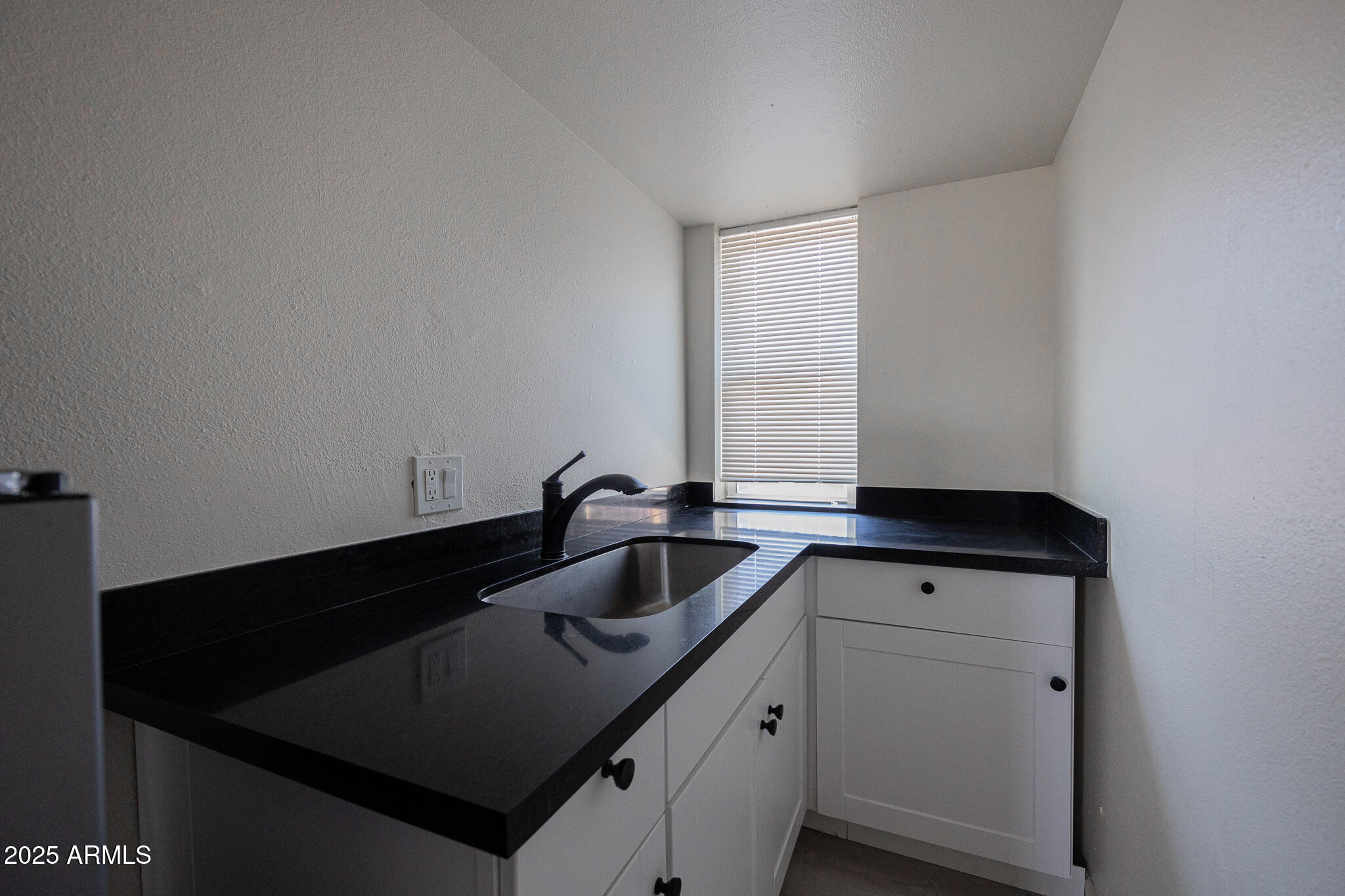1915 North 26th Place, Unit 6 Phoenix, AZ 85008 - Photo 8 of 10 B33A6525
