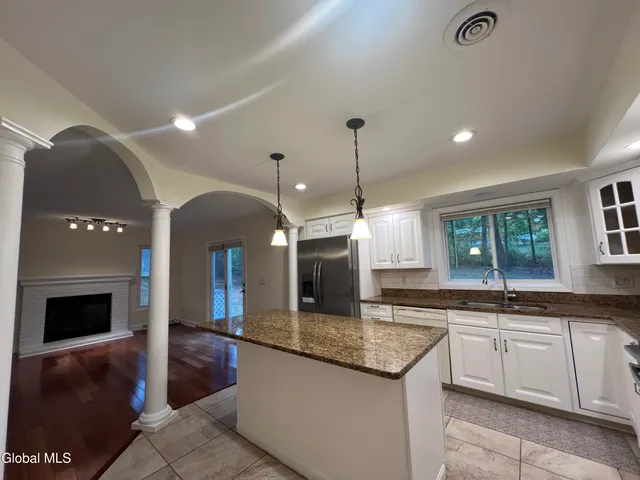 $538,000 | 841 Red Oak Drive, Niskayuna, NY 12309